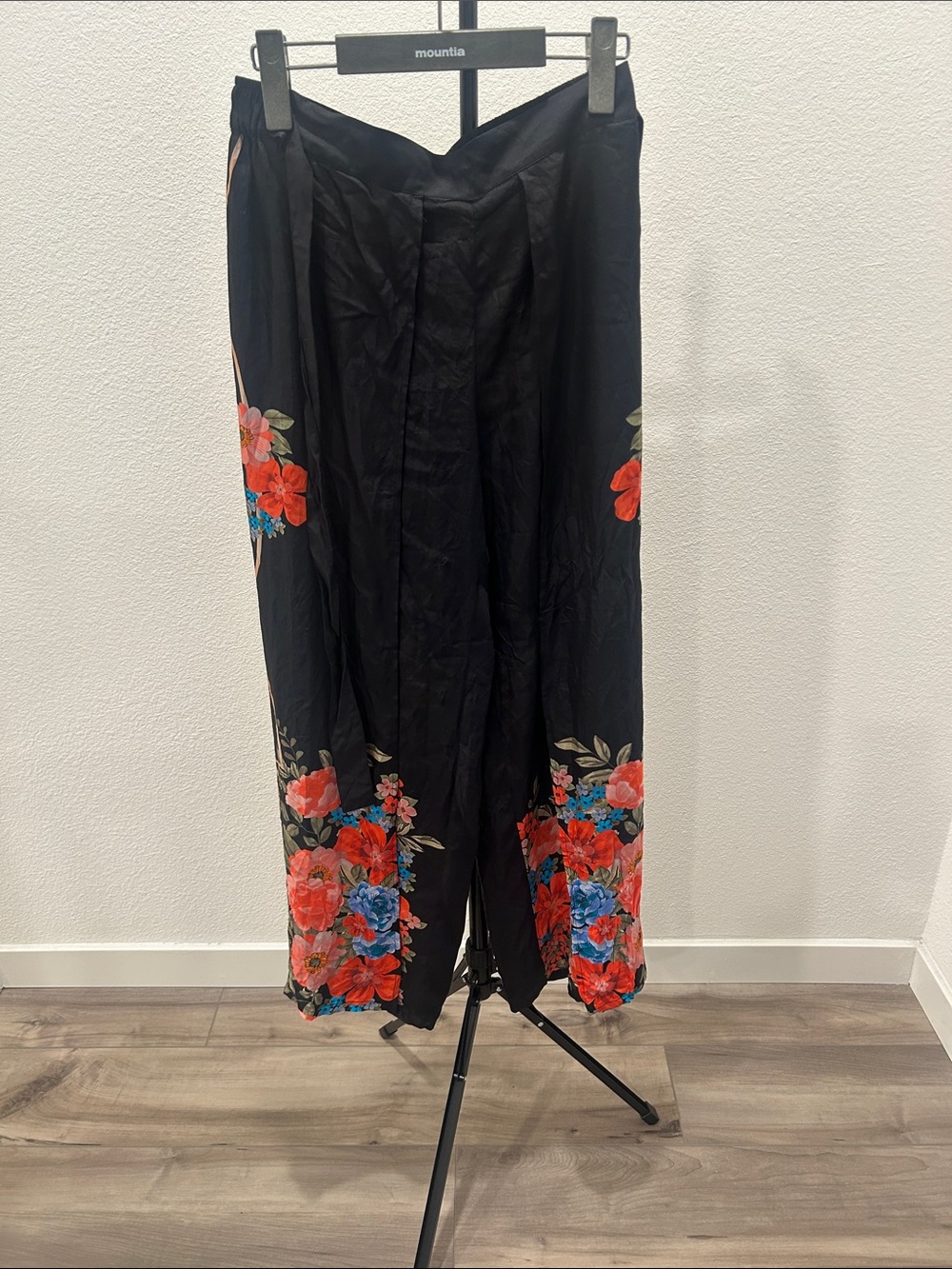 Johnny Was Black Royal Wrap Pant Size S NWT Floral Print Wide Leg 81% Rayon Silk